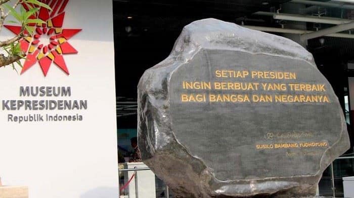 Museum Balai Kirti, 1. Museum Zoologi Bogor, 2. Museum Nasional Sejarah Alam Indonesia (Munasain), 3. Museum Balai Kirti, 4. Museum Perjuangan Bogor, 5. Museum Lulu Bogor, 6. Museum Pejuang Tanah Air (PETA), 7. Museum Tanah