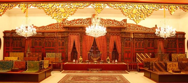 Museum Batik Danar Hadi, 1. Museum Keraton Surakarta, 2. Museum Radya Pustaka Surakarta, 3. Museum Pers Nasional, 4. Museum Pesanggrahan Langenharjo, 5. Museum Keris Nasional, 6. Museum Batik Danar Hadi, 7. Museum Fosil Sangiran, 8. Museum Bank Indonesia Surakarta, 9. Museum Samanhoedi, 10. Tumurun Private Museum