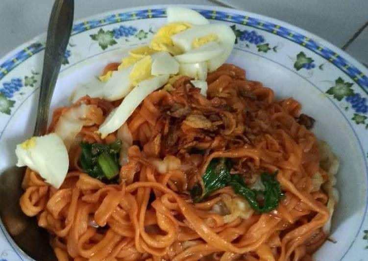 1. Manday, 2. Bingka, 3. Dodol Kandangan, 4. Ketupat Kandangan, 5. Amparan Tatak Pisang, 6. Gangan Asam Banjar, 7. Sayur Kambang Tigarun, 8. Mi Bancir, 9. Patin Baubar, 10. Soto Banjar