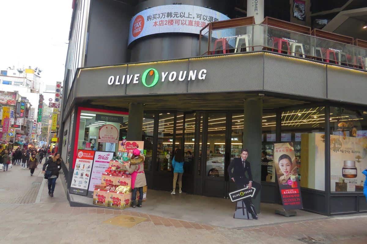 Olive Young, 1. ARITAUM, 2. Eden Plaza, 3. Lotte Department Store, 4. Olive Young, 5. Cree’mare, 6. A-Land, 7. LOHB (Love Health and Beauty), 8. Samcheong-dong, 9. Ewha Woman’s University, 10. Garosu-gil