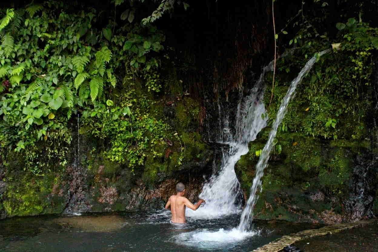 1. Air Terjun Benang Kelambu, 2. Air Terjun Tiu Teja, 3. Air Terjun Tibu Ijo, 4. Air Terjun Tiu Kelep dan Sendang Gile, 5. Air Terjun Tiu Pupas, 6. Air Terjun Batara Lejang, 7. Air Terjun Mangku Sakti, 8. Air Terjun Joben, 9. Air Terjun Jeruk Manis/Air Terjun Jukut, 10. Air Terjun Benang Stokel