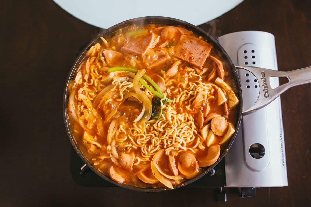 Budae Jjigae, 2. Jjigae, 4. Jeongol, 1. Budae Jjigae, 2. Kimchi Jjigae, 3. Sundubu Jjigae, 4. Doenjang Jjigae, 5. Kongbiji Jjigae, 6. Cheonggukjang Jjiggae, 7. Ahl jjigae
