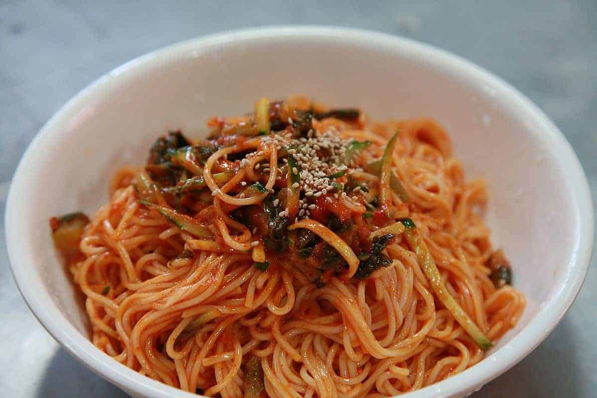 Bibim Guksu, 1. Ramyun, 2. Jajangmyeon, 3. Budae Jjigae, 4. Japchae, 5. Naengmyeon, 6. Kalguksu, 7. Makguksu, 8. Bibim Guksu, 9. Jjampong, 10. Milmyeon