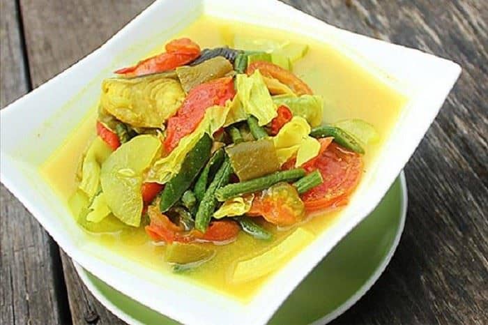 Gangan Asam Banjar, 1. Manday, 2. Bingka, 3. Dodol Kandangan, 4. Ketupat Kandangan, 5. Amparan Tatak Pisang, 6. Gangan Asam Banjar, 7. Sayur Kambang Tigarun, 8. Mi Bancir, 9. Patin Baubar, 10. Soto Banjar