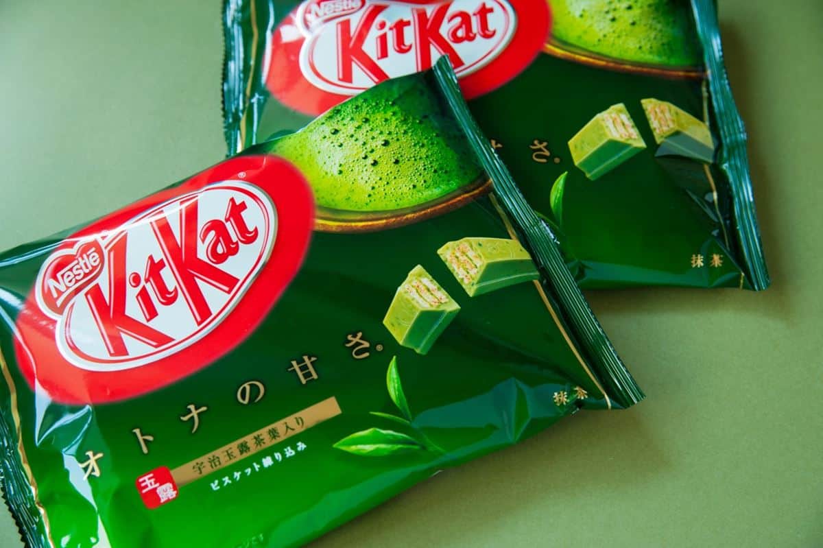 Kit Kat Uji Matcha, 1. Berbagai Varian Teh Hijau Jepang, 2. Kit Kat Uji Matcha, 3. Muso Castella Cake, 4. Tokyo Banana, 5. Tokyo Arare, 6. Samurai Ramen