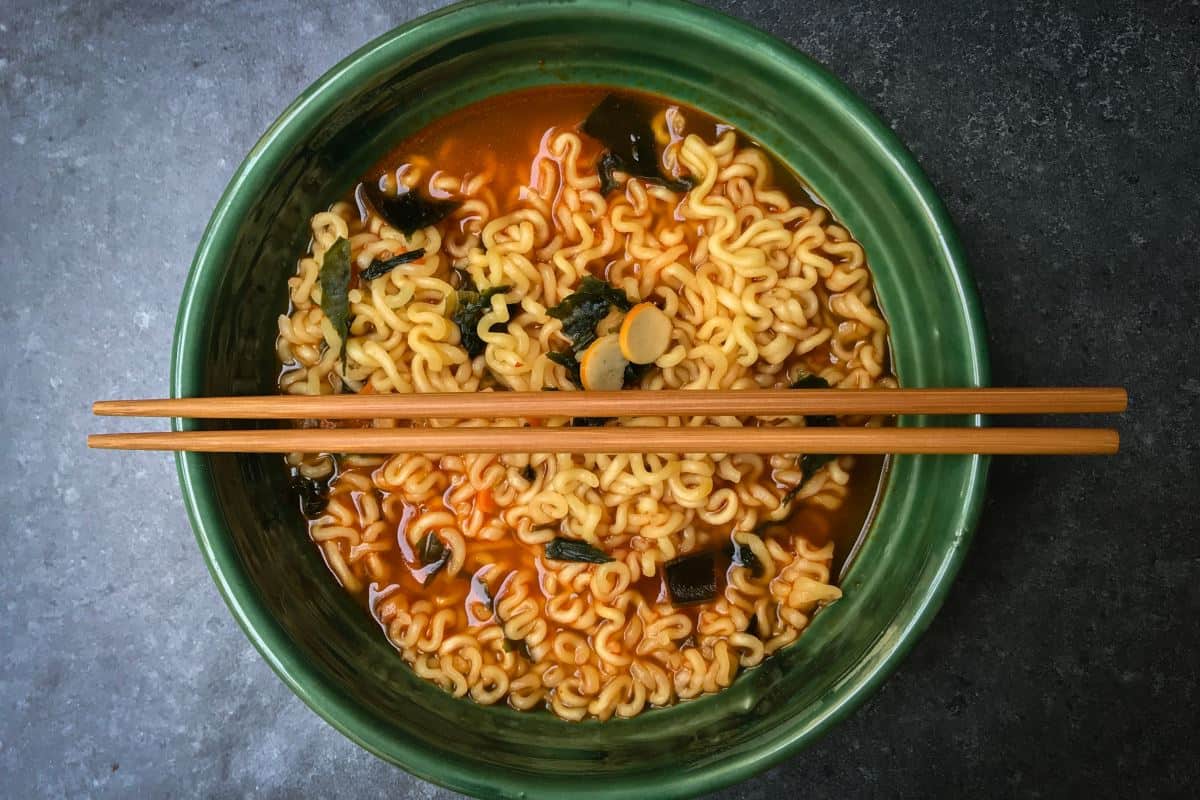 Ramyun, 1. Ramyun, 2. Jajangmyeon, 3. Budae Jjigae, 4. Japchae, 5. Naengmyeon, 6. Kalguksu, 7. Makguksu, 8. Bibim Guksu, 9. Jjampong, 10. Milmyeon