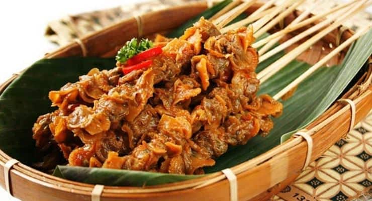 Sate Kalong, 1. Nasi Jamblang, 2. Empal Gentong, 3. Tahu Gejrot, 4. Nasi Lengko, 5. Sate Kalong, 6. Mie Koclok, 7. Empal Asam, 8. Kue Tapel, 9. Docang, 10. Kue Gapit