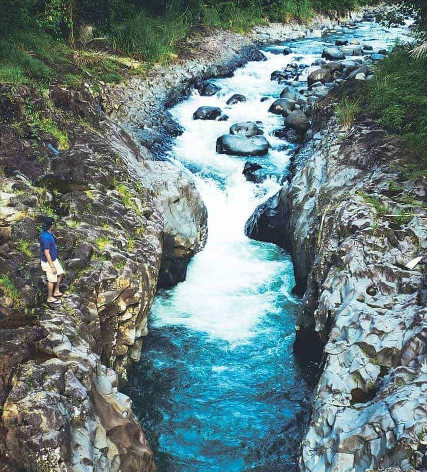 Sipenggeng Rock, 1. Tor Simarsayang, 2. Aek Sijorni, 3. Goa Sayur Matinggi, 4. Air Terjun Silima-Lima, 5. Sipenggeng Rock, 6. Air Terjun Sampuran Damparan, 7. Danau Tao, 8. Danau Siais Batangtoru, 9. Candi Bahal, 10. Puncak JB Padangsidimpuan