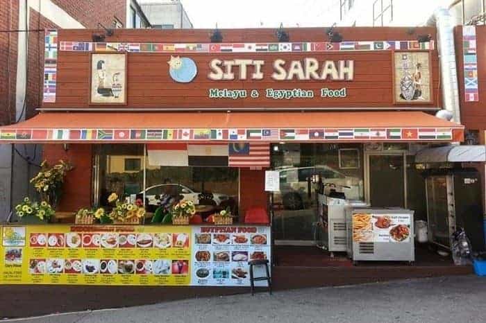 Siti Sarah, 1. Warung Pojok, 2. Warung Barokah, 3. Warung Mbok Mumun, 4. Siti Sarah, 5. Bali Bistro, 6. Warung Kita, 7. Warung Batavia, 8. Warung Makan Borobudur, 9. Bali Lilin