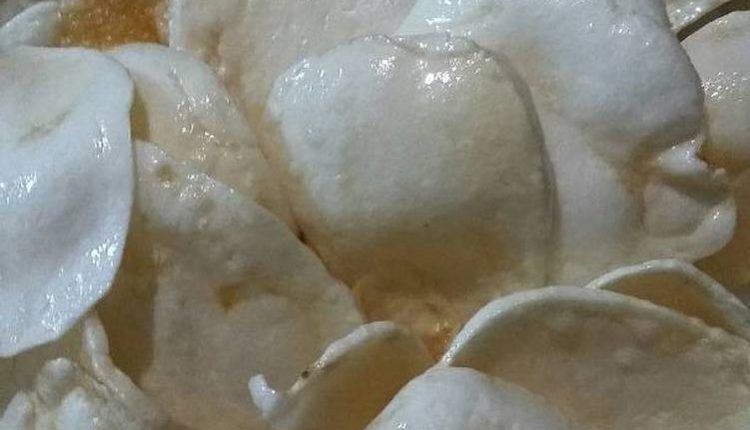 makanan khas kuningan keripik gadungjpg, 1. Kwecang, 3. Nasi Kasreng, 4. Ketempling, 5. Tahu Lamping, 6. Rujak Kangkung, 7. Golono, 8. Peuyeum Ketan, 9. Kue Satu, 10. Keripik Gadung