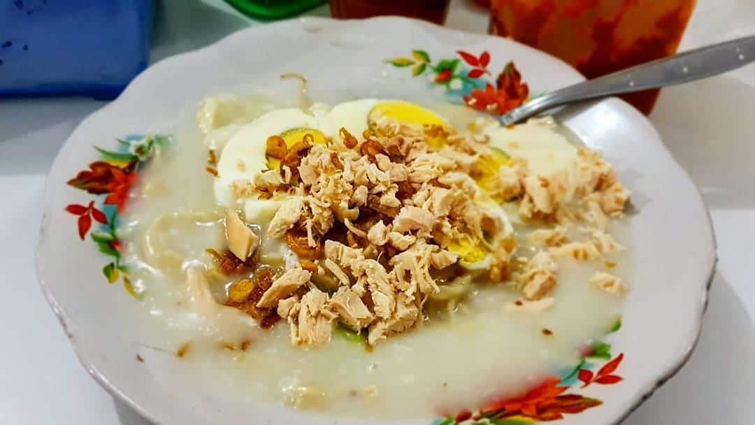 mie koclok, 1. Nasi Jamblang, 2. Empal Gentong, 3. Tahu Gejrot, 4. Nasi Lengko, 5. Sate Kalong, 6. Mie Koclok, 7. Empal Asam, 8. Kue Tapel, 9. Docang, 10. Kue Gapit