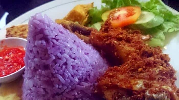 nasi uduk ungu sukabumi, 1. Sate Aci, 2. Bubur Ayam Sukabumi, 3. Nasi Uduk Ungu, 4. Roti Priangan, 5. Bolu Pisang Sukabumi, 7. Nasi Uduk Hijau, 9. Deblo, 10. Sagon Bakar