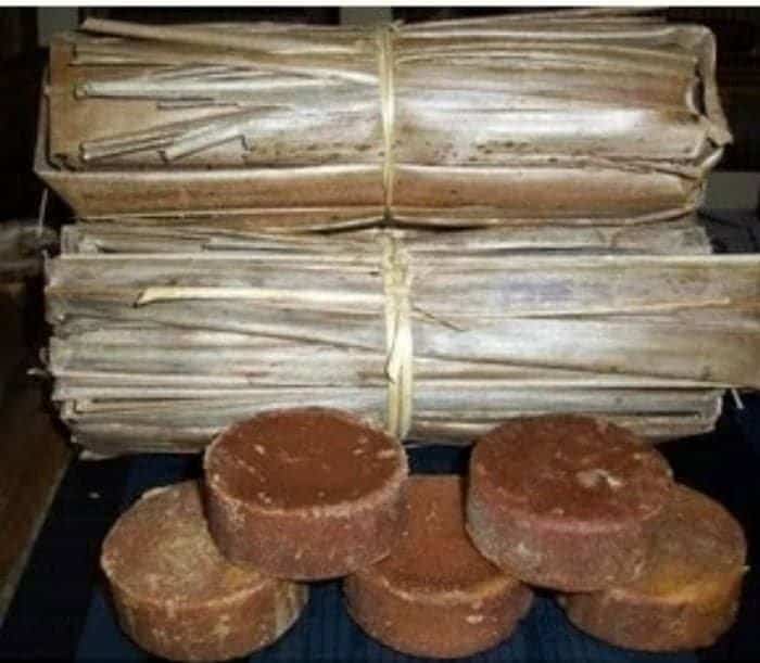 gula aren, 1. Galendo, 2. Papais, 3. Cocorot, 4. Saroja Ciamis, 5. Dendeng, 6. Sale Bulat, 7. Abon Kelapa, 8. Pindang Gunung, 9. Gula Aren