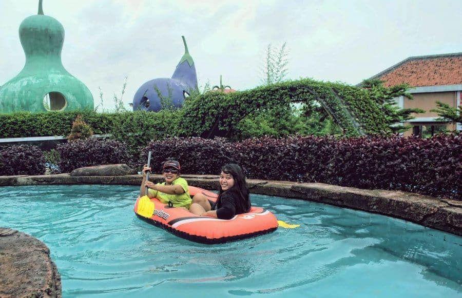 jembar waterpark, 1. Telaga Herang, 2. Lembah Panyaweuyan, 3. Kebun Teh Cipasung, 4. Cadas Gantung, 5. Curug Muara Jaya, 6. Petilasan Prabu Siliwangi, 7. Curug Cipeuteuy, 8. Wisata Paralayang Gunung Panten, 9. Situ Cikuda, 10. Jembar Waterpark