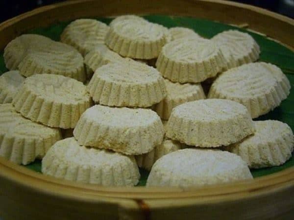 kue satu, 1. Kwecang, 3. Nasi Kasreng, 4. Ketempling, 5. Tahu Lamping, 6. Rujak Kangkung, 7. Golono, 8. Peuyeum Ketan, 9. Kue Satu, 10. Keripik Gadung