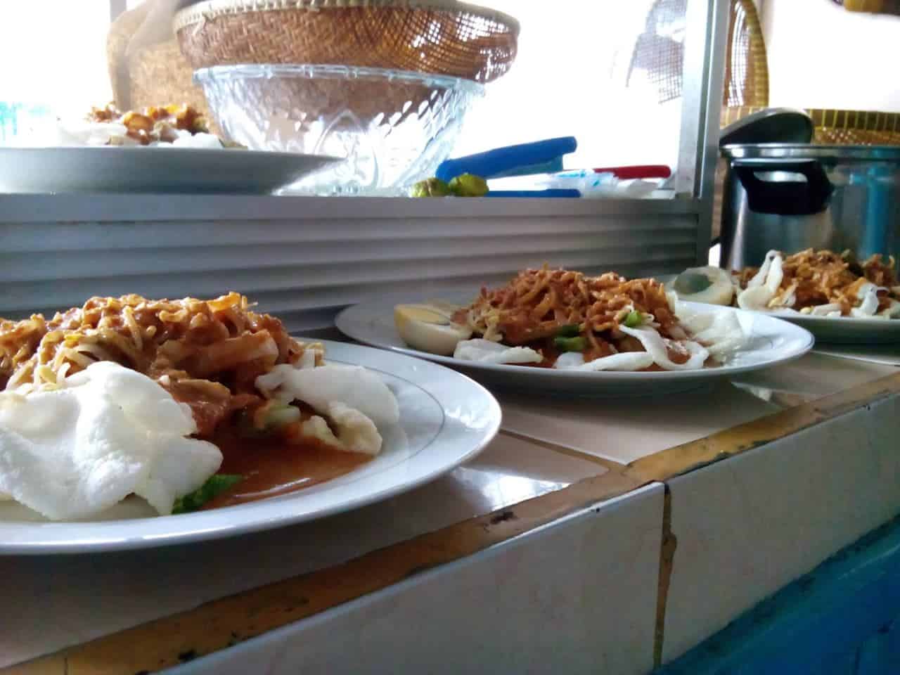 pecel oranye, 1. Sambal Goang, 3. Cilok Goang, 4. Citruk, 5. Kolontong, 6. Godeblag, 7. Lengko Ayam, 8. Pecel Oranye