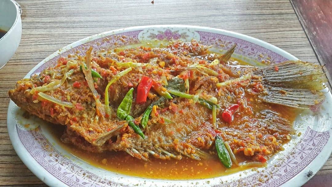 pesmol cianjur, 1. Tauco, 2. Bubur Ayam Cianjur, 3. Ikan Pesmol, 4. Roti Tan Keng Cu, 5. Manisan Cianjur, 6. Cookies Tauco, 7. Roti Popon, 8. Lontong Garasi, 9. Stik Kentang, 10. Gepuk Ayam Karwati Cianjur