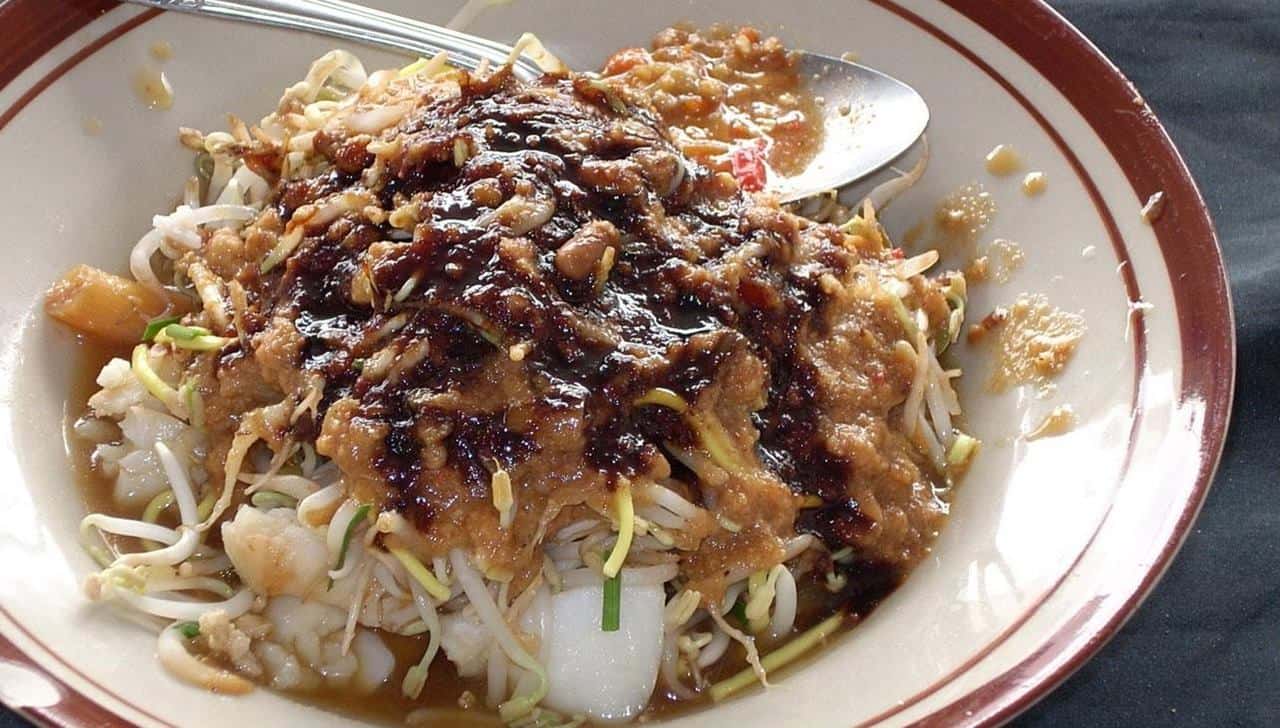 tauge goreng bogor, 1. Soto Mie, 2. Tauge Goreng, 3. Laksa Bogor, 4. Soto Kuning, 5. Cungkring, 6. Asinan Bogor, 7. Doclang, 8. Bapatong, 9. Pepes Sagu, 10. Ikan Balita