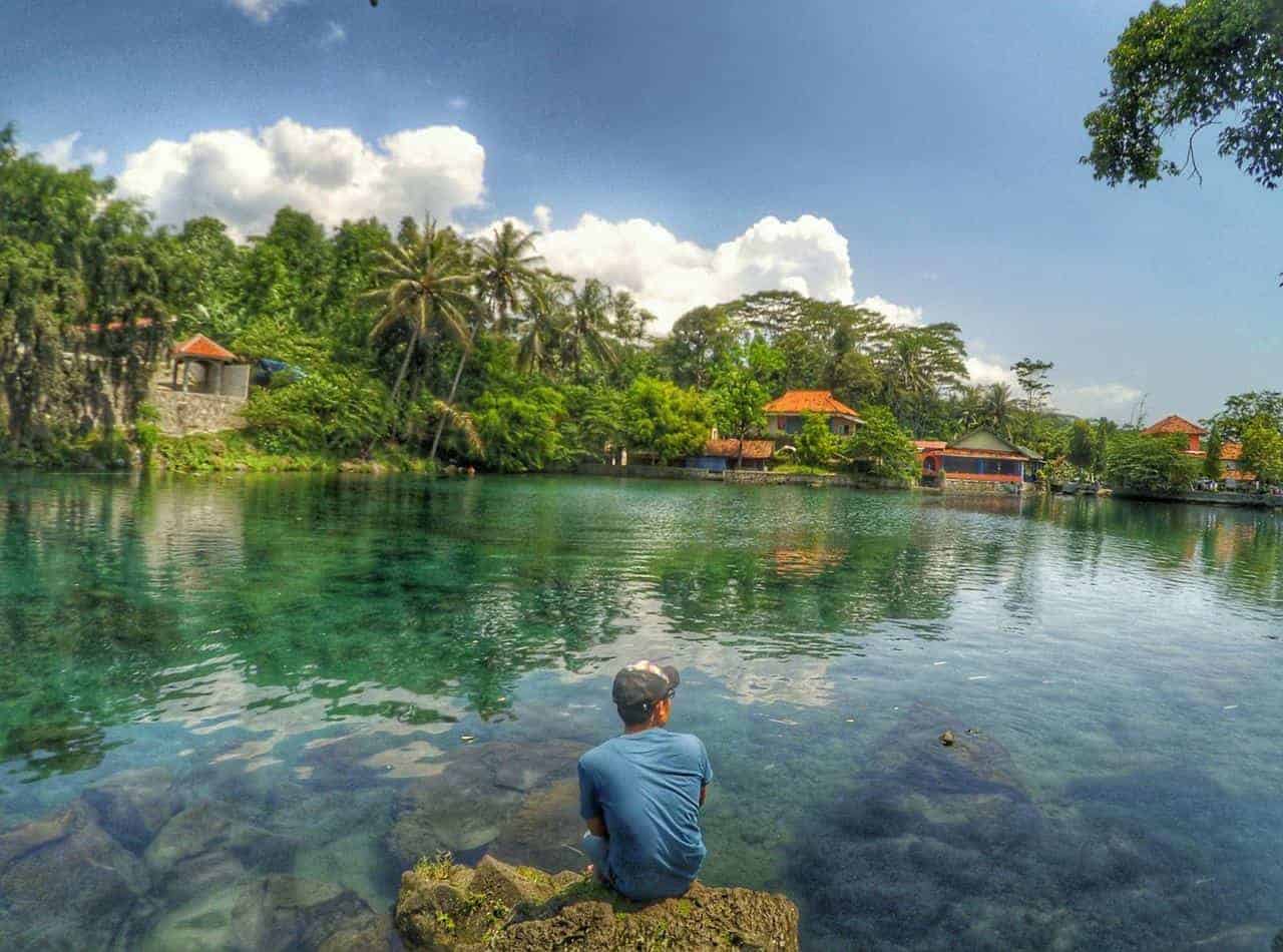 telaga herang, 1. Telaga Herang, 2. Lembah Panyaweuyan, 3. Kebun Teh Cipasung, 4. Cadas Gantung, 5. Curug Muara Jaya, 6. Petilasan Prabu Siliwangi, 7. Curug Cipeuteuy, 8. Wisata Paralayang Gunung Panten, 9. Situ Cikuda, 10. Jembar Waterpark