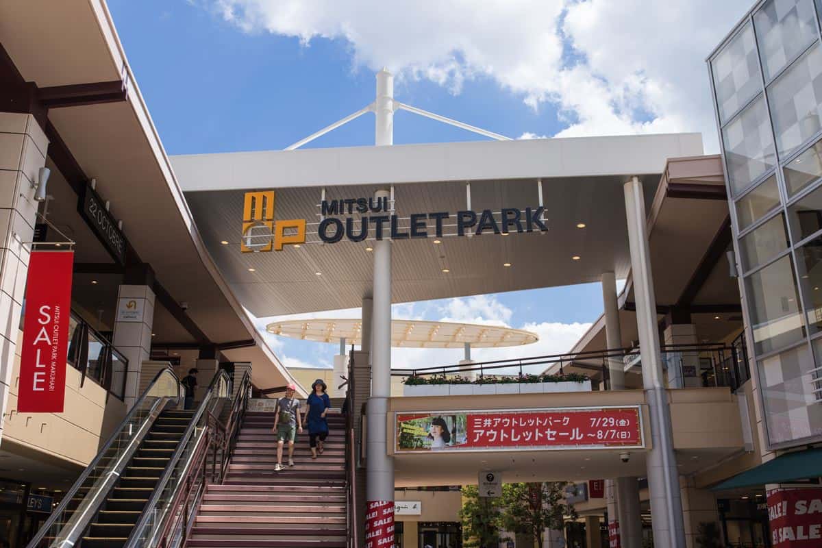 Mitsui Outlet Park, 1. BrandFirst, 2. Mitsui Outlet Park, 3. Gotemba Premium Outlets, 4. Takashimaya Times Square, 5. Roko Shira, 6. Komehyo, 7. Venus Fort, 8. Sano Premium Outlets, 9. Daikokuya, 10. Ami Premium Outlets