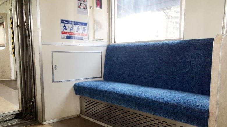 Berikan Kursi Prioritas untuk Mereka yang Berhak, 1. Ketahui Rute KRL yang Ada Serta Rute yang Ingin Dituju, 2. Siapkan Tiket KRL, 3. Tap Tiket yang Dibeli, Serta Perhatikan Informasi di Peron, 4. Berdiri di Depan Gerbong yang Tepat, 5. Berikan Kursi Prioritas untuk Mereka yang Berhak, 6. Dengarkan Pengumuman di Dalam KRL Secara Saksama, 7. Tap Kembali Tiketmu