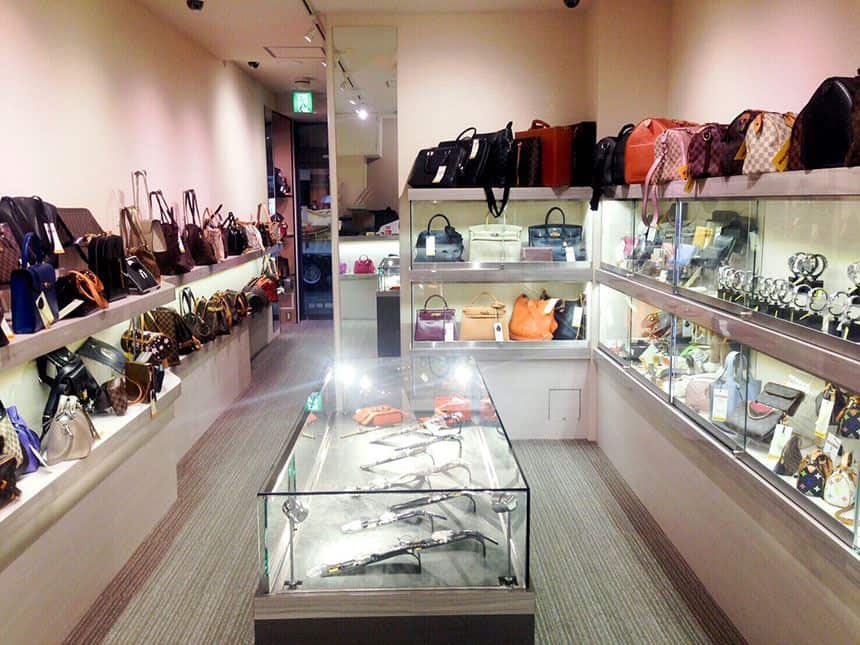 BrandFirst, 1. BrandFirst, 2. Mitsui Outlet Park, 3. Gotemba Premium Outlets, 4. Takashimaya Times Square, 5. Roko Shira, 6. Komehyo, 7. Venus Fort, 8. Sano Premium Outlets, 9. Daikokuya, 10. Ami Premium Outlets