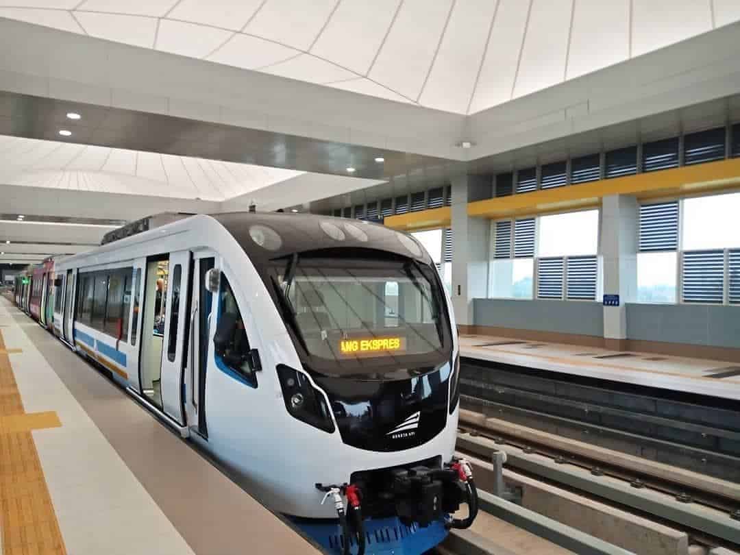 Ketahui Sejumlah Stasiun LRT Palembang serta Zona Rutenya, 1. Pesan Tiket LRT, 2. Ketahui Sejumlah Stasiun LRT Palembang serta Zona Rutenya, 3. Tap in Tiket LRT-mu, 4. Tunggu LRT di Bangku Khusus Penumpang, 5. Tunggu Hingga Penumpang LRT Sebelumnya Keluar, 6. Masuk dengan Tertib dan Jangan Makan-Minum di Dalam, 7. Beri Kursi Prioitas untuk yang Membutuhkan, 8. Pastikan Barang Tak Tertinggal dan Tap Out Tiketmu