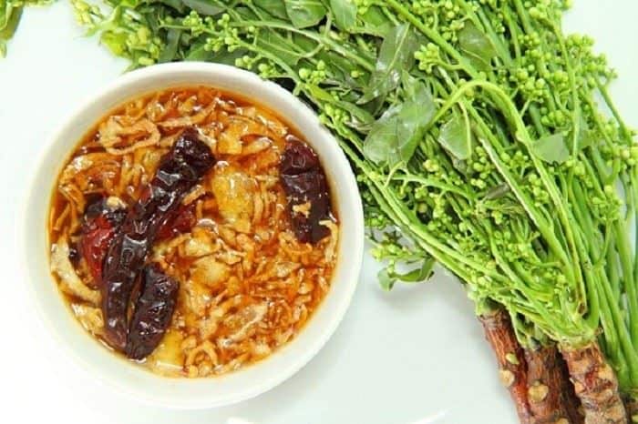 Sadow Leaves, 1. Fried Worms, 2. Goong Ten, 3. Sadow Leaves, 4. Larb Leuat Neua, 5. Fried Bugs, 6. Kai Yiew Ma, 7. Som Tam Hoy Dong, 8. Mok Huak, 9. Larb Mote Daeng, 10. Ant eggs