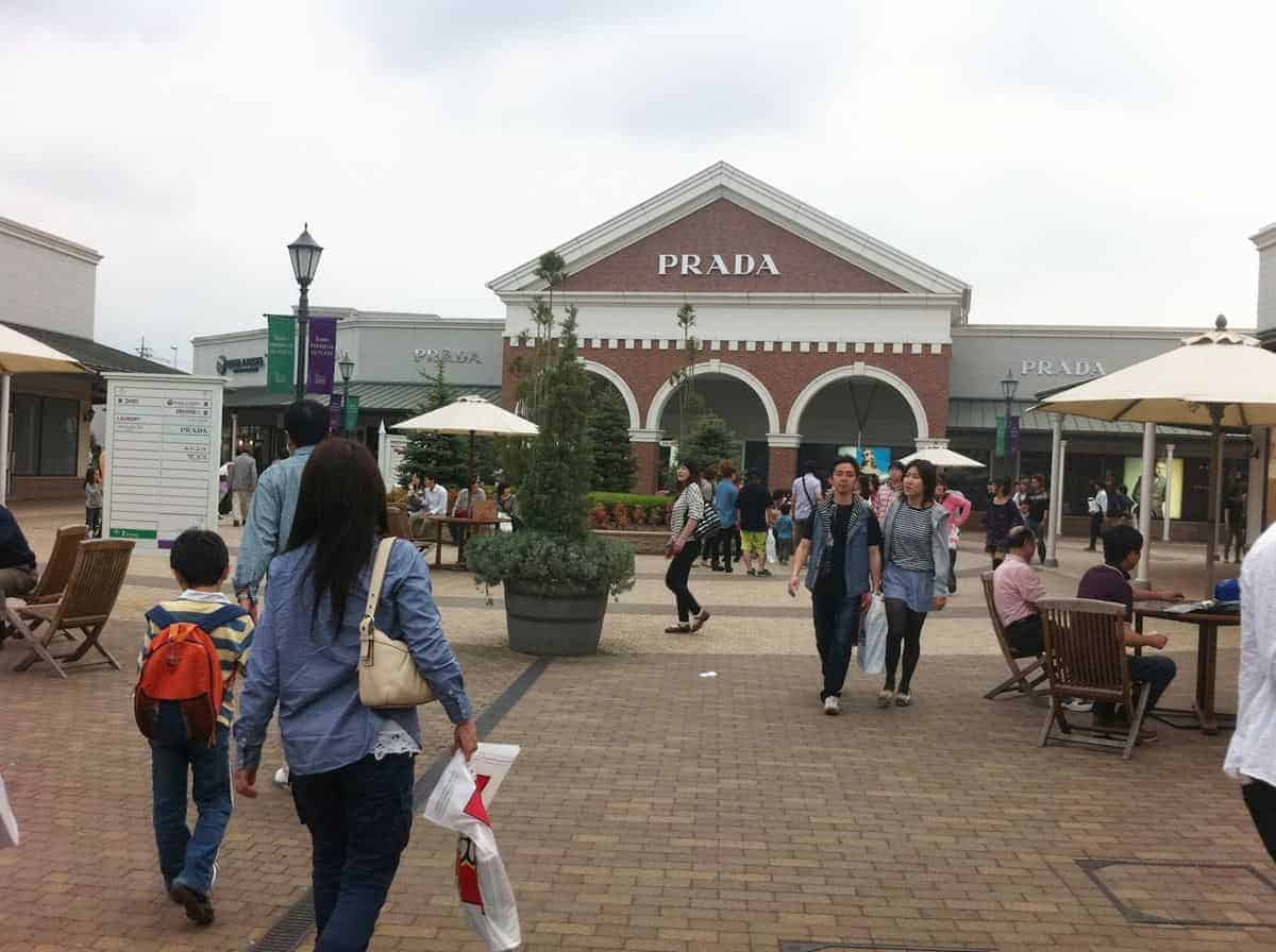 Sano Premium Outlets, 1. BrandFirst, 2. Mitsui Outlet Park, 3. Gotemba Premium Outlets, 4. Takashimaya Times Square, 5. Roko Shira, 6. Komehyo, 7. Venus Fort, 8. Sano Premium Outlets, 9. Daikokuya, 10. Ami Premium Outlets