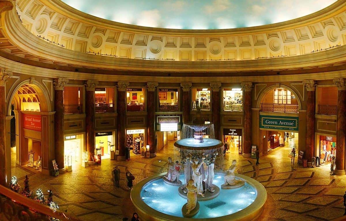 Venus Fort, 1. BrandFirst, 2. Mitsui Outlet Park, 3. Gotemba Premium Outlets, 4. Takashimaya Times Square, 5. Roko Shira, 6. Komehyo, 7. Venus Fort, 8. Sano Premium Outlets, 9. Daikokuya, 10. Ami Premium Outlets