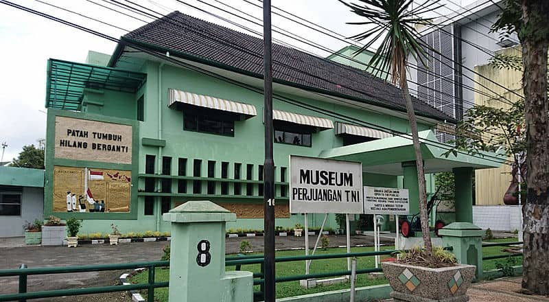 Museum Perjuangan TNI, 1. Museum Negeri Sumatera Utara, 2. Rahmat International Wildlife Museum, 3. Museum Situs Kota China, 4. Museum Perjuangan TNI, 5. Tjong A Fie Mansion, 6. Museum Uang Sumatera, 7. Museum Perkebunan Indonesia
