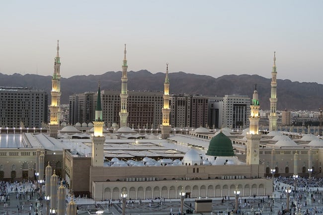 Masjid Nabawi, 1. Masjidil Haram, 2. Masjid Nabawi, 3. Masjid Istiqlal, 4. Masjid Agung Aljazair, 5. Masjid Hassan II, 6. Masjid Gordost Musulman Muhammad SAW, 7. Masjid Taj ul Masajid, 8. Masjid Lakemba