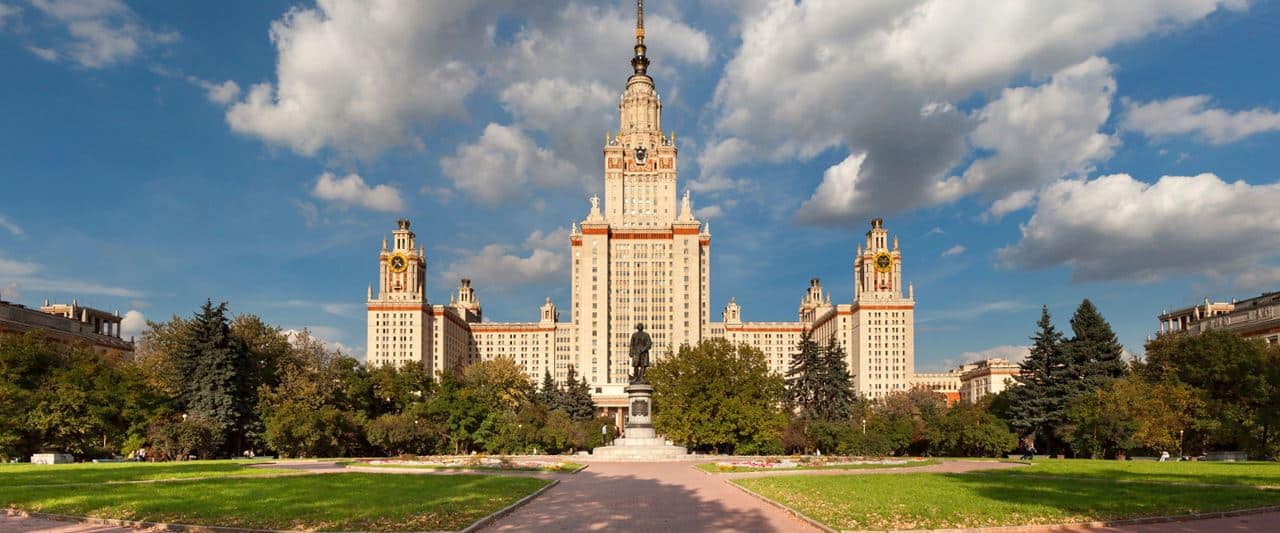 Moscow State University, 1. Abraj Al Bait, 2. Central do Brasil, 3. Duquesne Brewery Clock, 4. Grozny-City Towers Façade Clocks, 5. Allen-Bradley Clock Tower, 6. Moscow State University, 7. Gereja Santo Petrus, Zürich, 8. Oslo City Hall, 9. Metropolitan Life Insurance Company Tower, 10. Philadelphia City Hall