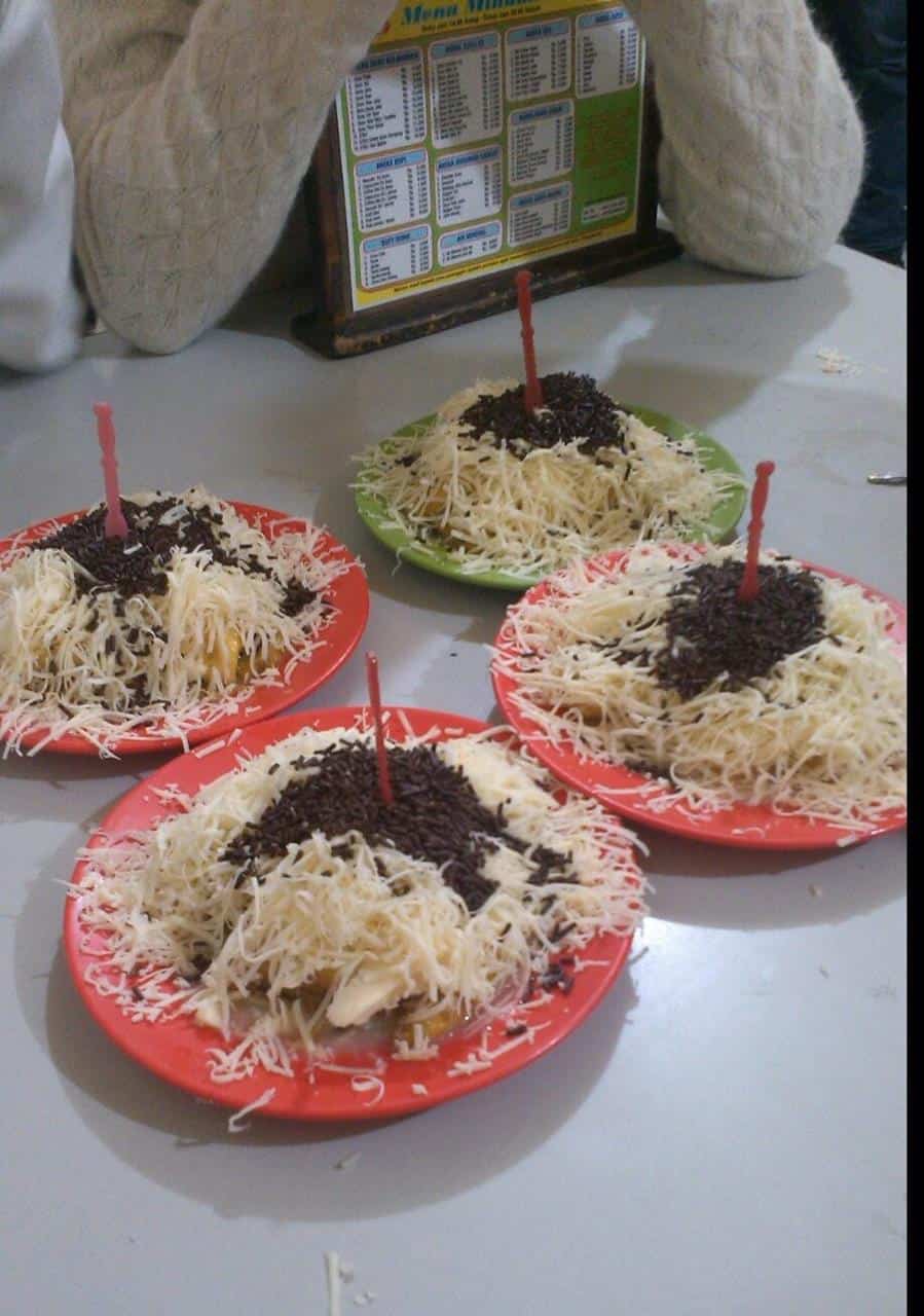 1. Pisang Keju Papanday, 2. Cafe Madtari, 3. Pisang Coklat Keju Kasmin, 4. Laksana Jaya Pisang Keju, Pasar Cisangkuy, 5. Pisang Keju Coklat Penasaran Pempek Palembang Metro, 6. Pisang Tanduk Keju Kemuning, 7. The Kiosk, 8. Warunk Upnormal, 9. PomPom Pisang Keju