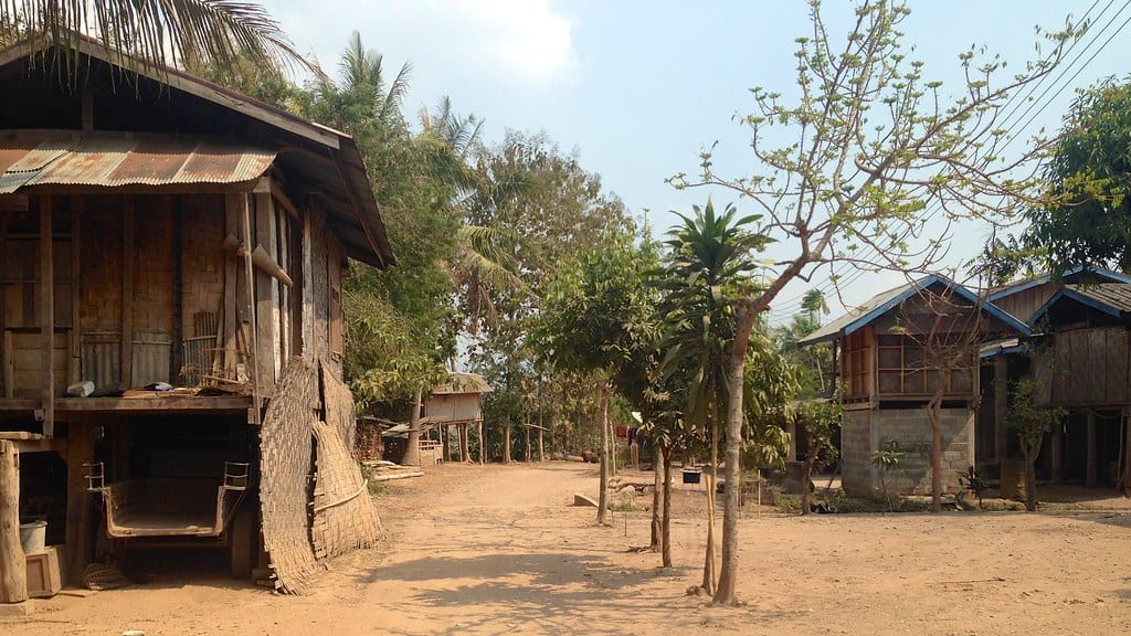 Desa di Luang Namtha, 1. Luang Prabang, 2. Vientiane, 3. Vang Vieng, 4. Phonsavan, 5. Kepulauan Si Phan Don, 6. Luang Namtha, 7. Tham Kong Lo, 8. Cagar Alam Bokeo, 9. Nong Khiaw, 10. Huay Xai