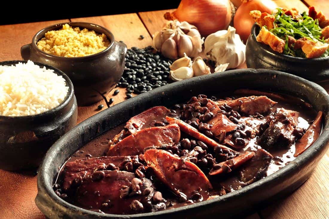 Feijoada, 1. Moqueca, 2. Feijoada, 3. Quindim, 4. Pão de Queijo, 5. Salpicão, 6. Brigadeiro, 7. Acarajé, 8. Coxinha, 9. Churrasco, 10. Vatapá