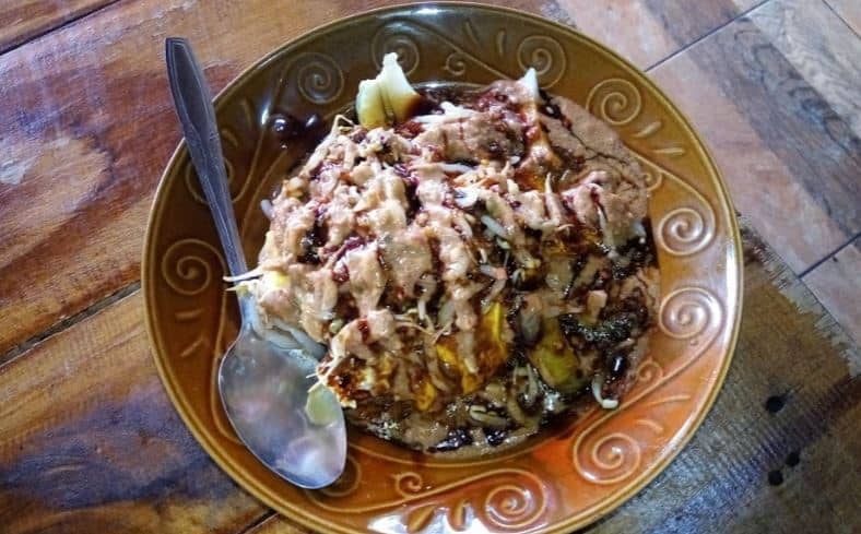 1. Kupat Tahu Lontong Kari Cicendo, 2. Kupat Tahu &amp; Lontong Kari Gempol, 3. Kupat Tahu Petis Dan Sayur Pak Haji, 4. Kupat Tahu Mangunreja, 5. Kupat Tahu Pasar Cihapit, 6. Kupat Tahu &amp; Lontong Kari (Kupat Tahu Legit) Cicendo, 7. Kupat Tahu Kang Asep, 8. Kupat Tahu Petis Alkateri, 9. Kupat Tahu Sari Rasa Pak Toto