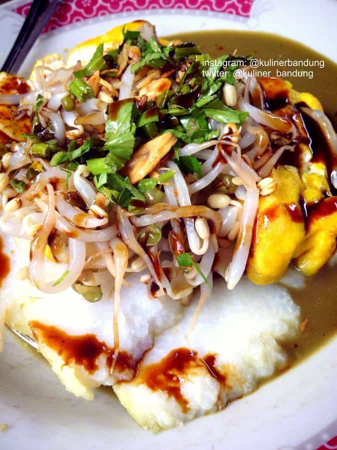 1. Kupat Tahu Lontong Kari Cicendo, 2. Kupat Tahu &amp; Lontong Kari Gempol, 3. Kupat Tahu Petis Dan Sayur Pak Haji, 4. Kupat Tahu Mangunreja, 5. Kupat Tahu Pasar Cihapit, 6. Kupat Tahu &amp; Lontong Kari (Kupat Tahu Legit) Cicendo, 7. Kupat Tahu Kang Asep, 8. Kupat Tahu Petis Alkateri, 9. Kupat Tahu Sari Rasa Pak Toto