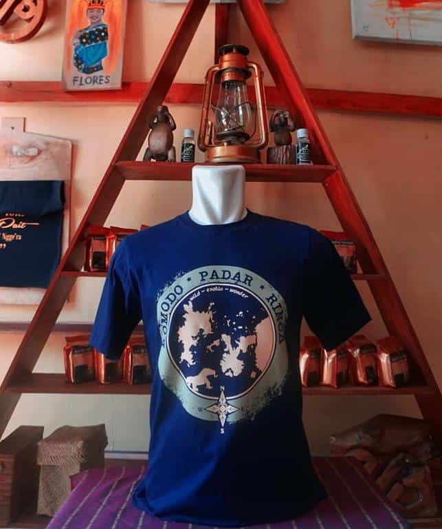 Kaos Chomabee (Copy), 1. Kopi Flores, 2. Roti Kompyang, 3. Kerajinan Mutiara, 4. Kain Songke, 5. Kaos Chomabee, 6. Cemilan Rebok, 7. Banana Cake Labuan Bajo, 8. Ikan Cara