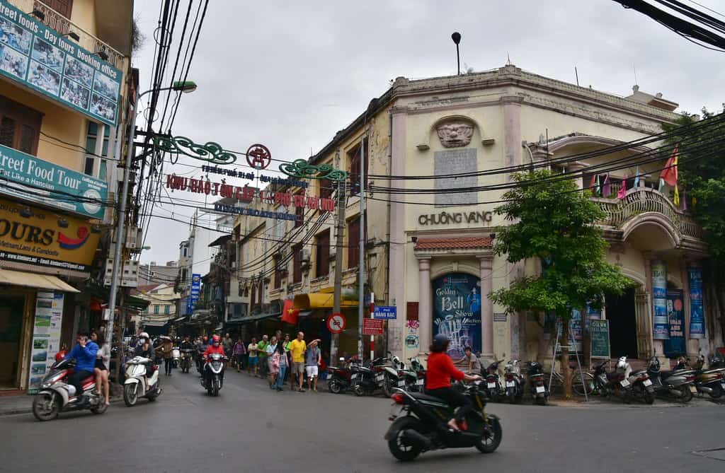 Kawasan Tua Hanoi, 1. Benteng Kekaisaran Thang Long, 2. Teater Boneka Air Thang Long, 3. Mausoleum Ho Chi Minh, 4. Pagoda Parfum, 5. Danau Hoàn Kiem, 6. Pasar Dong Xuan, 7. Kawasan Kota Tua Hanoi, 8. Gedung Opera Hanoi, 9. Kuil Sastra, 10. Taman Nasional Ba Vi
