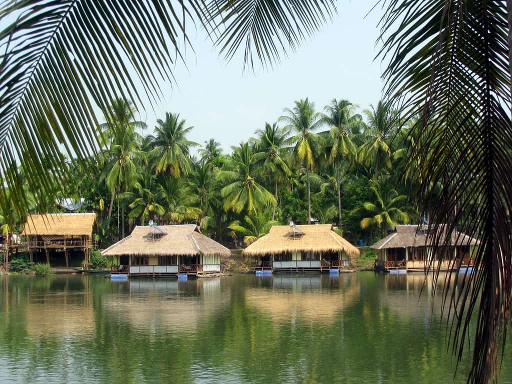 Kepulauan Si Phan Don, 1. Luang Prabang, 2. Vientiane, 3. Vang Vieng, 4. Phonsavan, 5. Kepulauan Si Phan Don, 6. Luang Namtha, 7. Tham Kong Lo, 8. Cagar Alam Bokeo, 9. Nong Khiaw, 10. Huay Xai