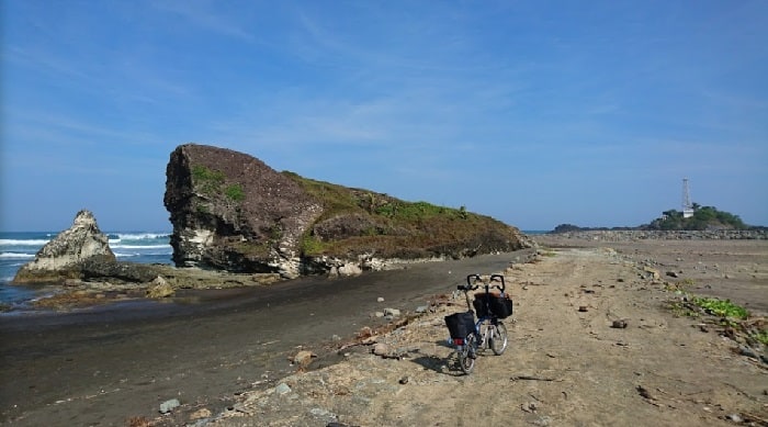 Pantai Cimanuk, 1. Pantai Karang Tawulan, 2. Pantai Sindangkerta, 3. Pantai Cipatujah, 4. Pantai Pamayangsari, 5. Pantai Bubujung, 6. Pantai Cimanuk