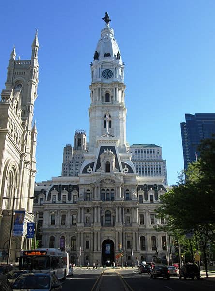 Philadelphia City Hall, 1. Abraj Al Bait, 2. Central do Brasil, 3. Duquesne Brewery Clock, 4. Grozny-City Towers Façade Clocks, 5. Allen-Bradley Clock Tower, 6. Moscow State University, 7. Gereja Santo Petrus, Zürich, 8. Oslo City Hall, 9. Metropolitan Life Insurance Company Tower, 10. Philadelphia City Hall
