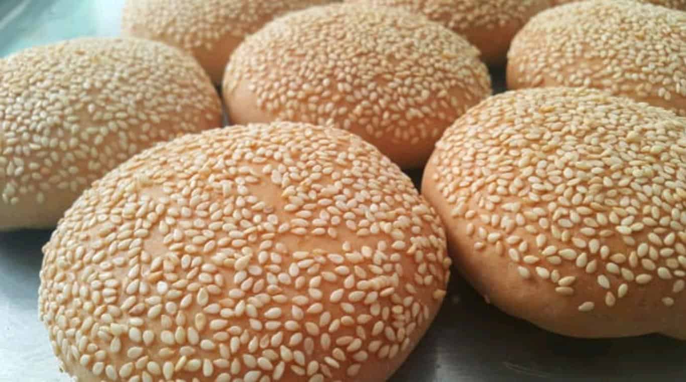 Roti Kompyang (Copy), 1. Kopi Flores, 2. Roti Kompyang, 3. Kerajinan Mutiara, 4. Kain Songke, 5. Kaos Chomabee, 6. Cemilan Rebok, 7. Banana Cake Labuan Bajo, 8. Ikan Cara