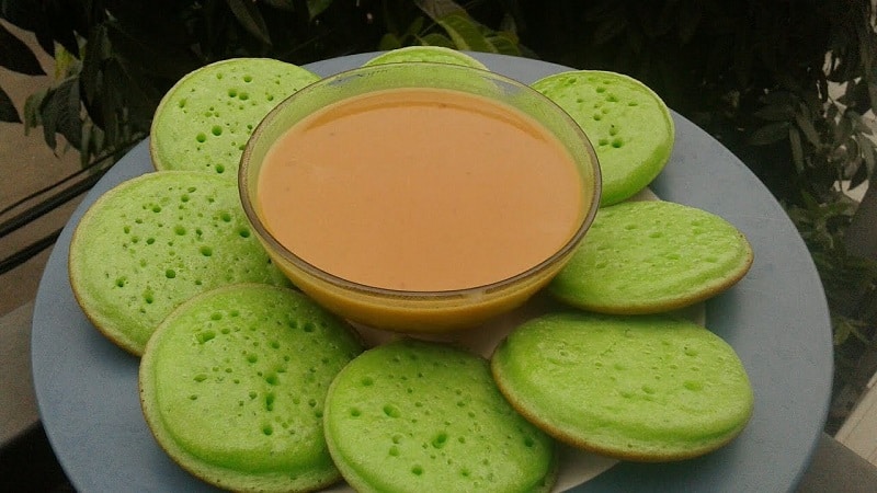 Surabi Hijau, 1. Surabi Hijau/Hejo, 2. Opak Ketan Khas Karawang, 3. Kue Gonjing, 4. Sirup Kawista, 5. Kerupuk Bontot, 6. Gegeplak Karawang, 7. Bolu Kijing Khas Karawang, 8. Ganastori