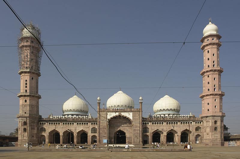 Taj ul Masajid, 1. Masjidil Haram, 2. Masjid Nabawi, 3. Masjid Istiqlal, 4. Masjid Agung Aljazair, 5. Masjid Hassan II, 6. Masjid Gordost Musulman Muhammad SAW, 7. Masjid Taj ul Masajid, 8. Masjid Lakemba