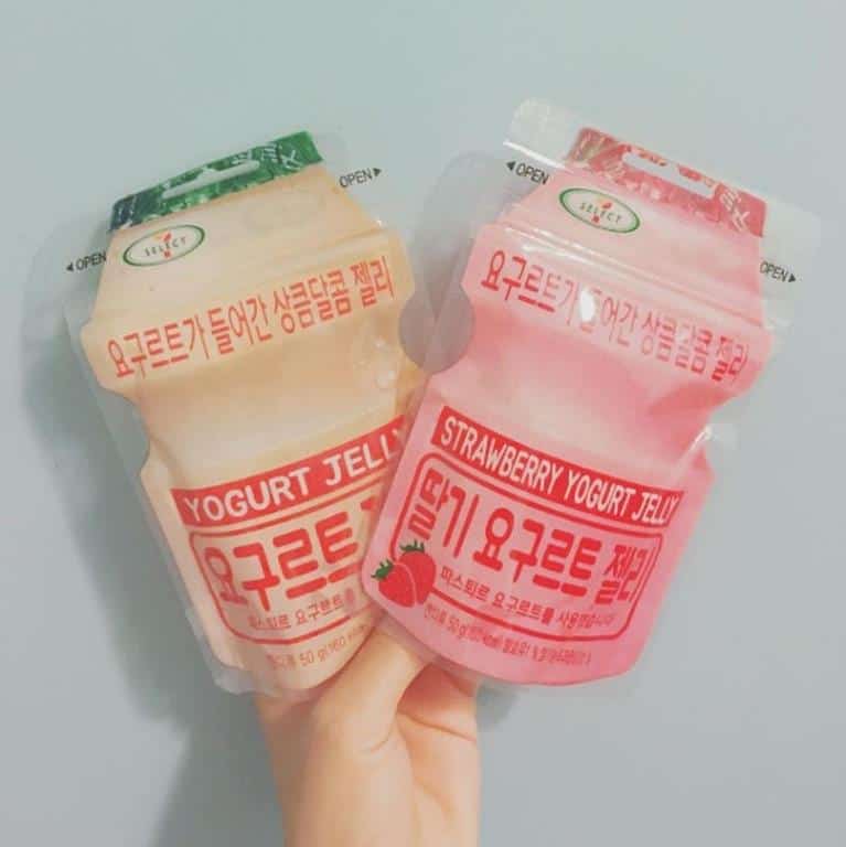 Yakult Jelly Yogurt (Copy), 1. Keripik Tteokbokki, 2. Ramen Instan Korea, 3. Pringles Potato dengan Varian Rasa yang Unik, 4. Chocolate Pie, 5. Keripik Honey Butter, 6. Almond Honey Butter, 7. Pepero Stick Biscuit, 8. Biji Bunga Matahari Bola Cokelat, 9. Yakult Jelly Yogurt, 10. Camilan Rumput Laut, 11. Brownies MarketO