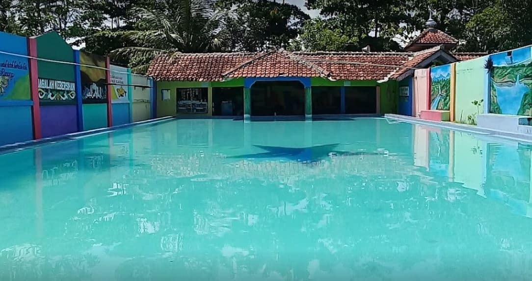 kolam renang tirta alam, 1. Kolam Renang Aboh, 2. Kolam Renang Asia Dadaha, 3. Kolam Renang Tirta Sukapura, 4. Kolam Renang Ma'arif, 5. Kolam Renang Tirta Adi Pradana, 6. Teejay Water Park, 7. Kolam Renang Tirta Alam