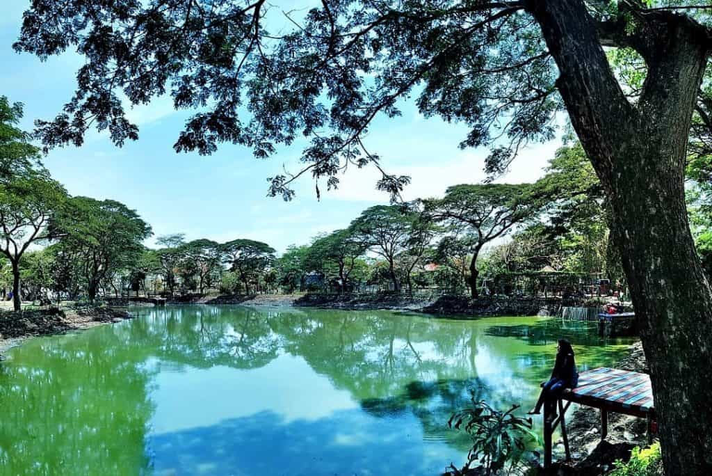 1. Pantai Kenjeran Lama, 2. Pantai Papuma, 3. Pantai Dalegan, 4. Mangrove Wonorejo, 5. Pantai Klayar, 6. Pantai Buyutan