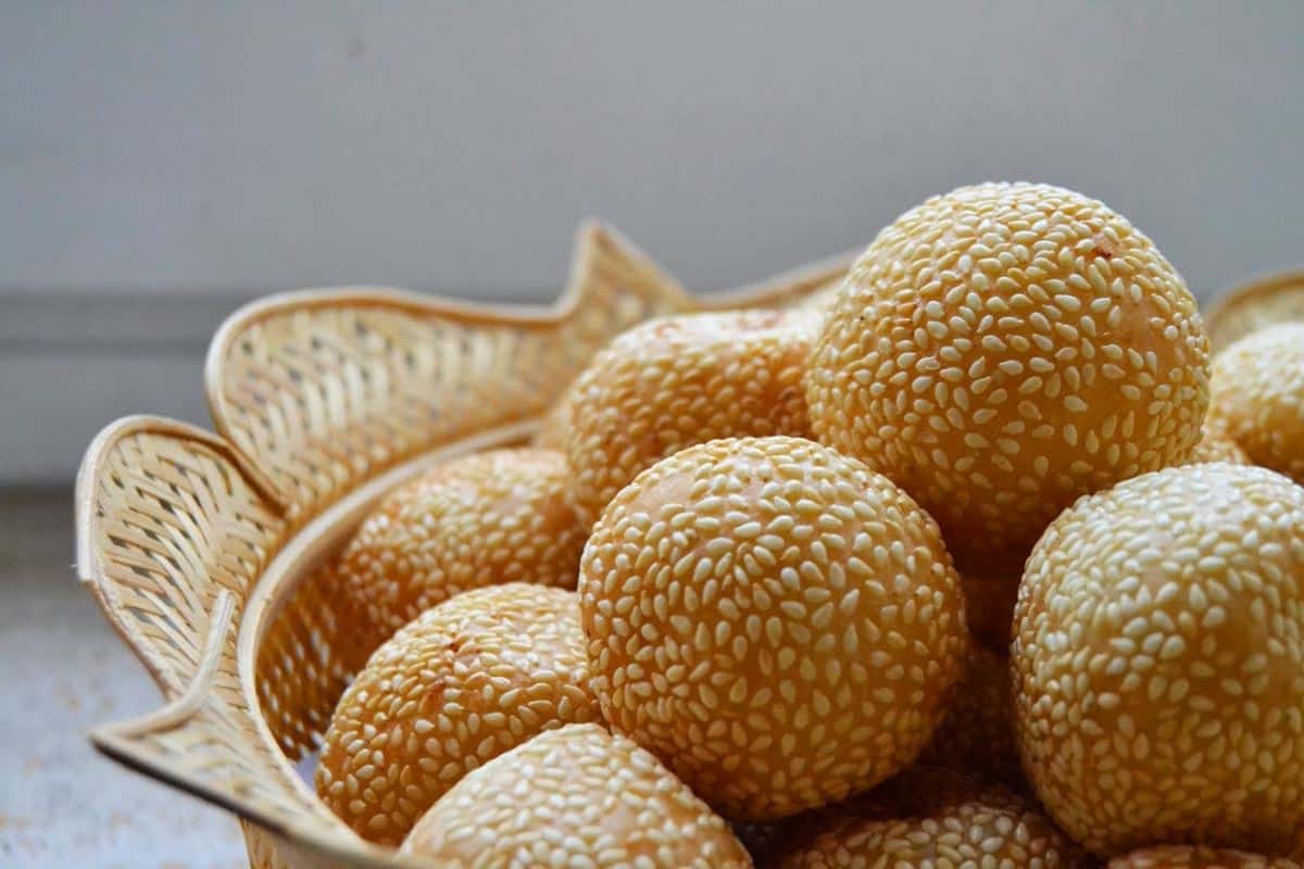 Onde-onde, 1. Bikang, 2. Kue Geti, 3. Mata Bagong, 4. Wingko Babat, 5. Onde-onde, 6. Pudak, 7. Kue Usus Ayam, 8. Kue Manco, 9. Getuk, 10. Lupis